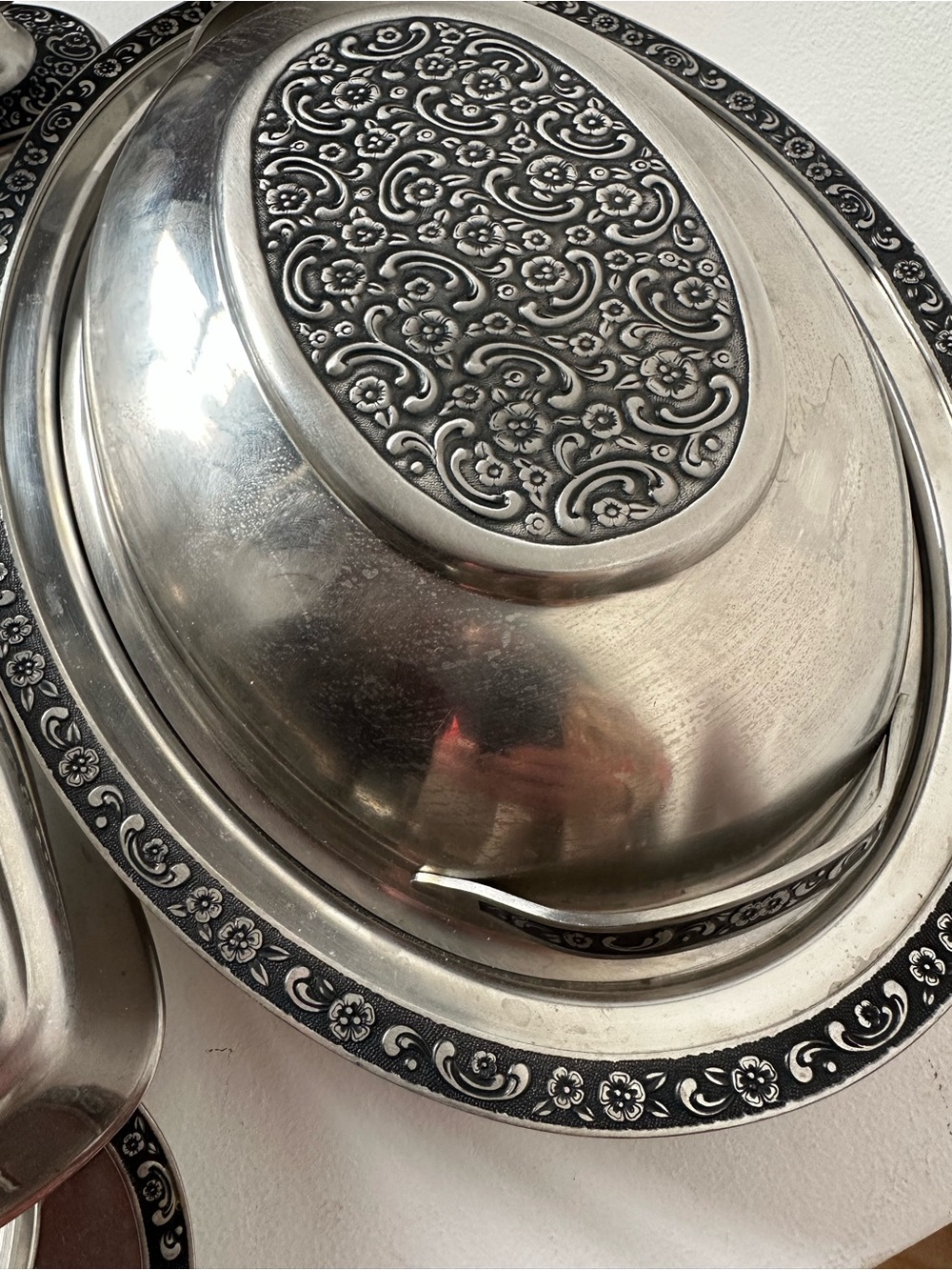 Vintage Silver-Tone Butter Dish & Gravy Boat & tray - Picture 5 of 12